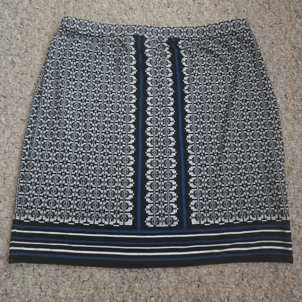Max Studio Black and White Geometric Pencil Skirt